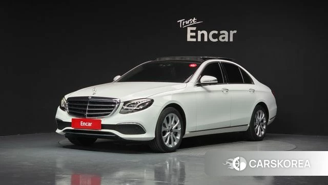 Mercedes-Benz E-Class W213 2019 Белый из Кореи