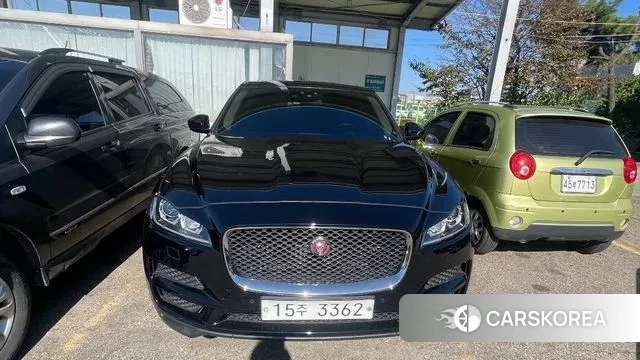 Jaguar F-PACE 2018 Черный из Кореи