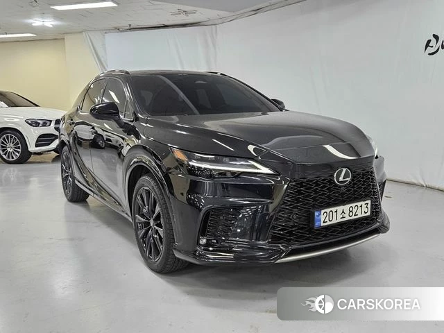 Lexus RX500h 5th generation 2024 Черный из Кореи