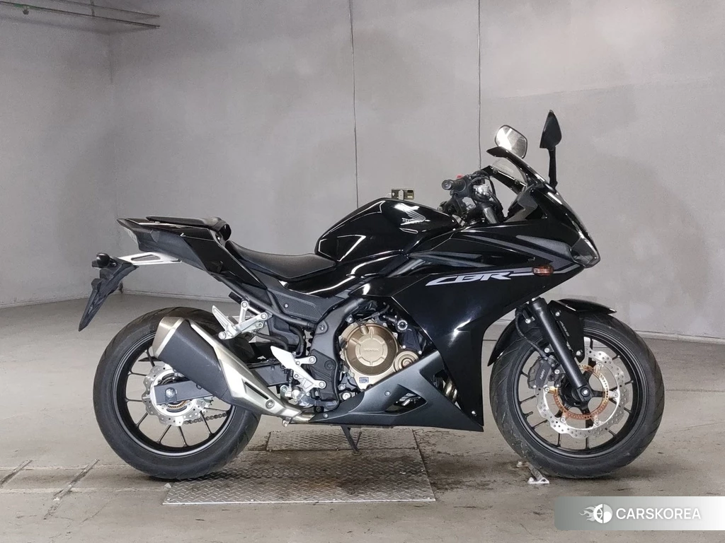 Проданный Honda CBR400R 2017 из Японии, фото 2