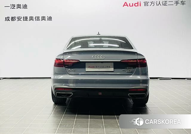 Audi A4L 2022 Темно-серый из Китая