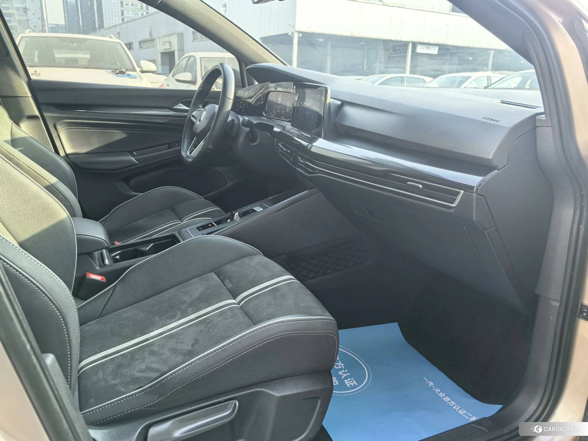 Volkswagen Golf 2020 Шампань из Китая