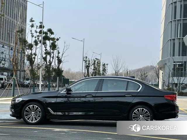 BMW 5 series 2018 Черный из Китая