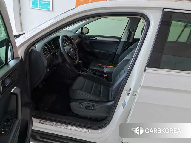Volkswagen Tiguan L 2018 Белый из Китая