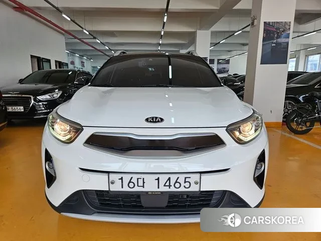 Kia Stonic 2018 Белый из Кореи