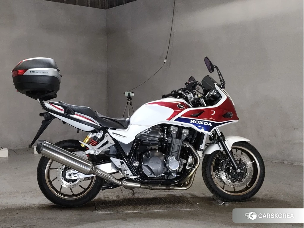 Проданный Honda CB1300SF BOLDOR 2014 из Японии, фото 2