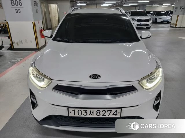 Kia Stonic 2018 Белый из Кореи