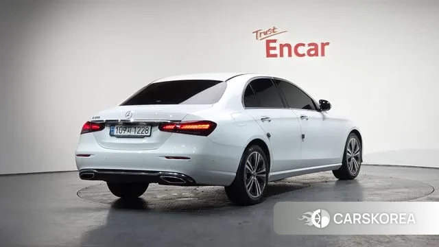 Mercedes-Benz E-Class W213 2020 Белый из Кореи