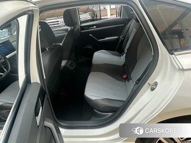 Volkswagen Lavida 2023 Белый из Китая