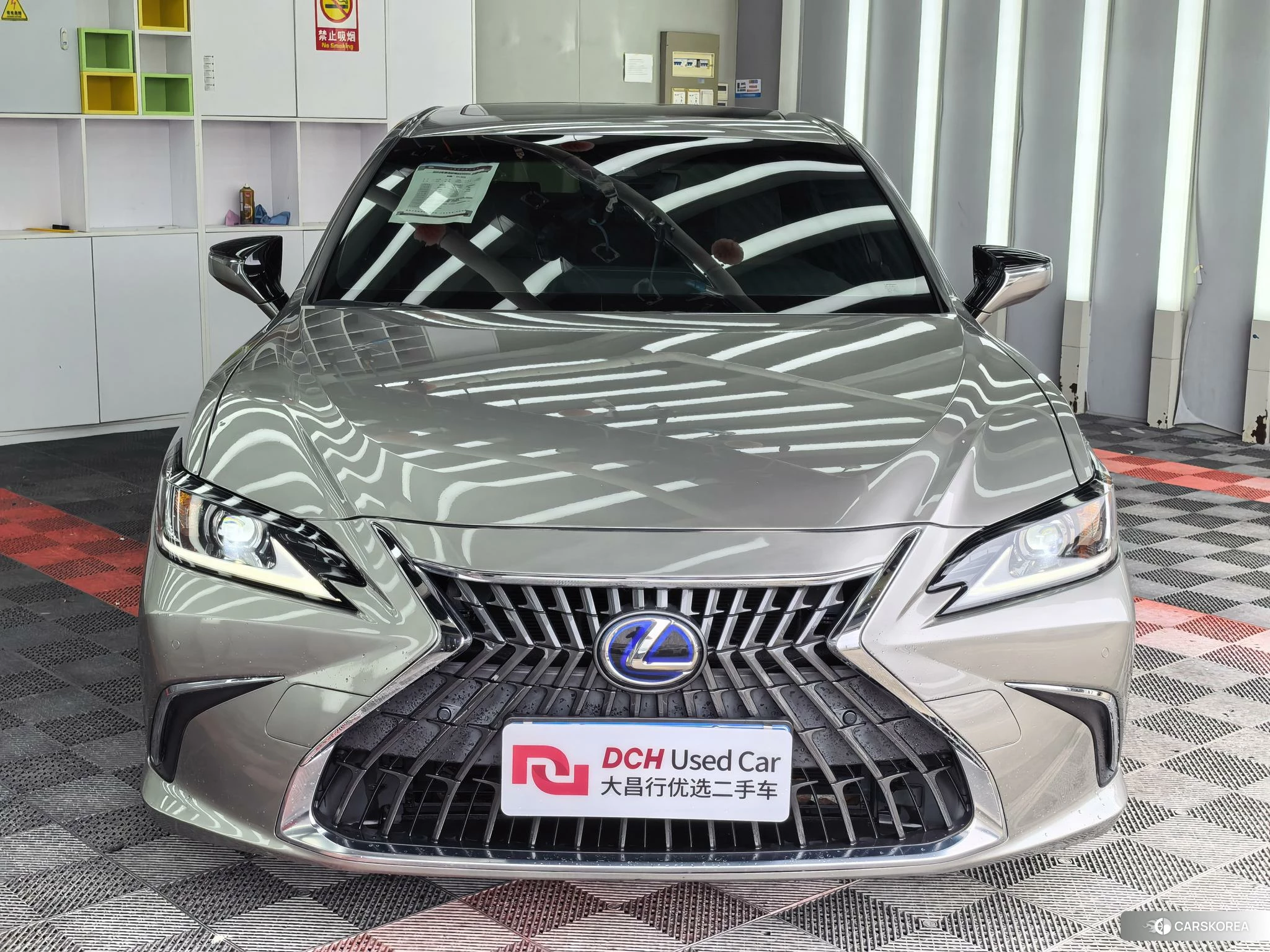 Lexus ES 2022 Серебристо-серый из Китая