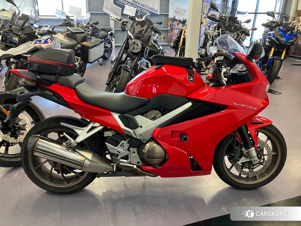 Проданный Honda VFR800F 2015 из Японии