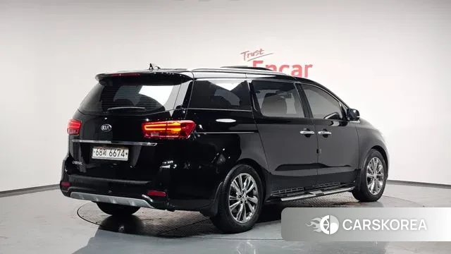 Kia The New Carnival 2018 Черный из Кореи