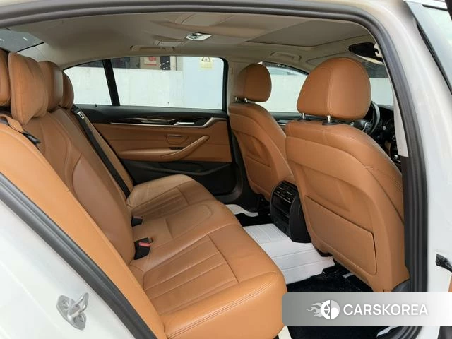 BMW 5 series 2018 Белый из Китая