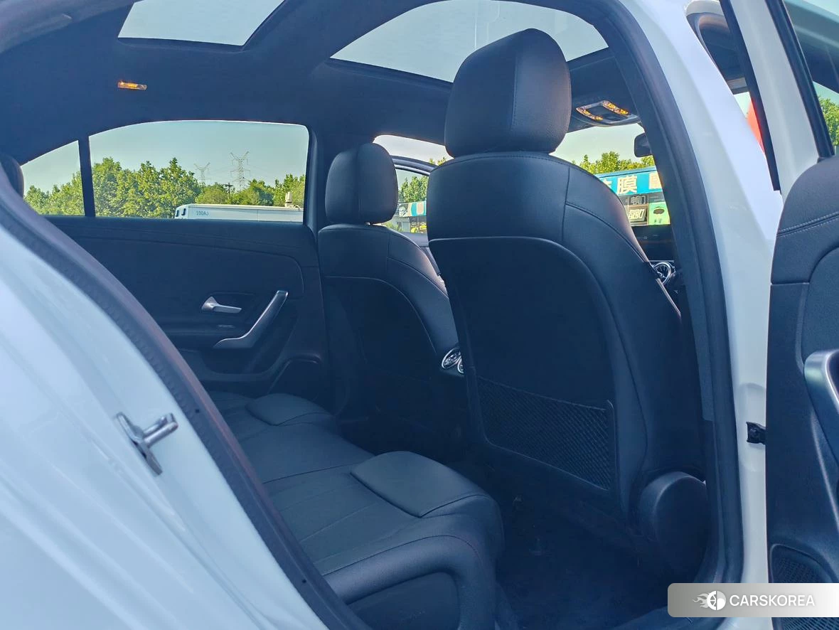 Mercedes-Benz Class A 2022 Белый из Китая