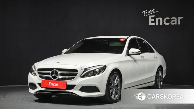 Mercedes-Benz C-Class W205 2018 Белый из Кореи