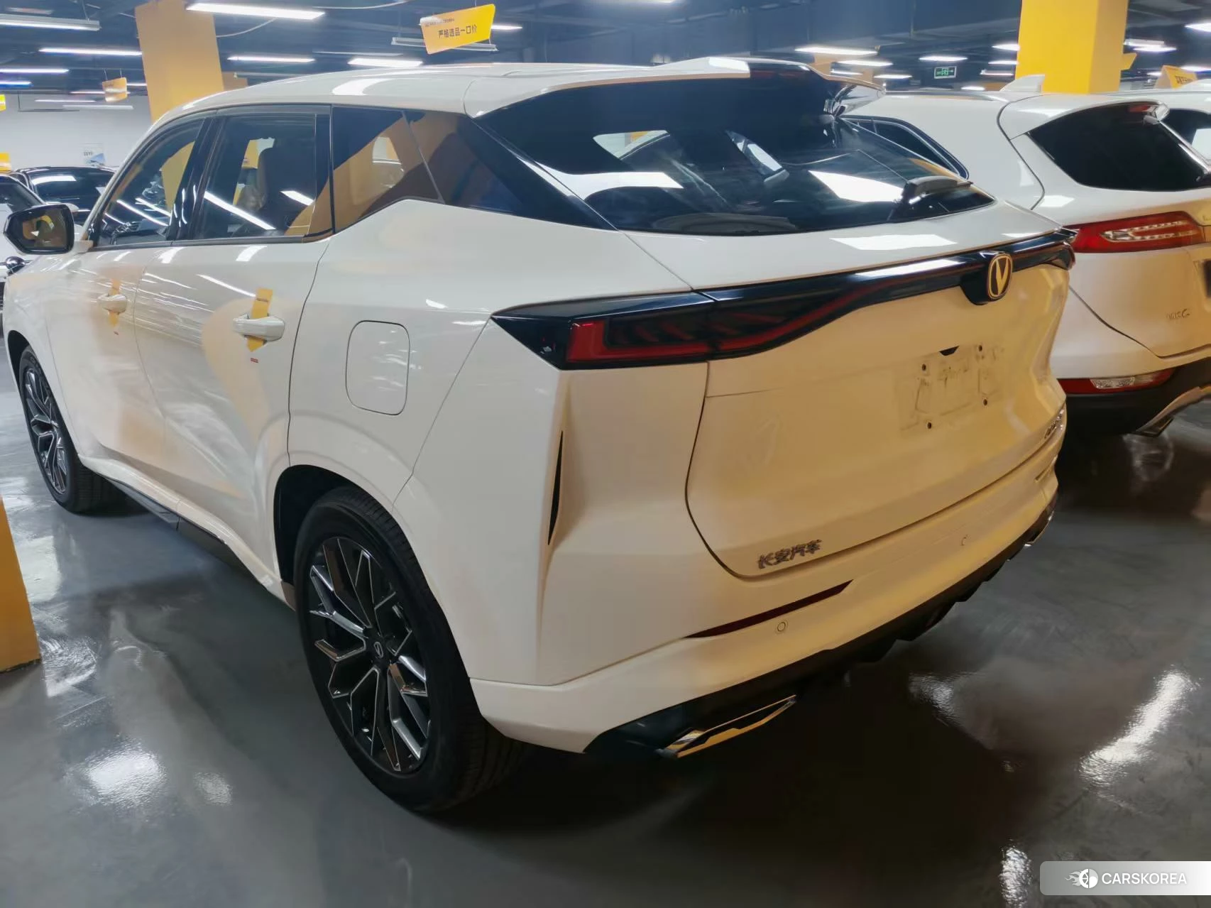 Chang'an UNI-Z 2024 Белый из Китая