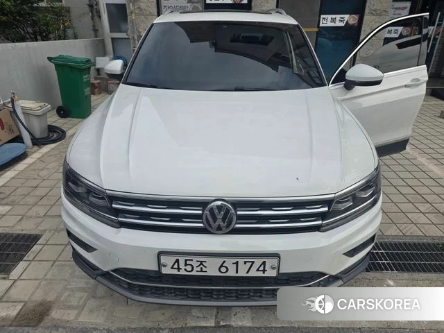 Volkswagen Tiguan second Generation 2018 Белый из Кореи