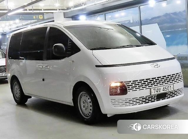 Hyundai Staria 2021 Белый из Кореи