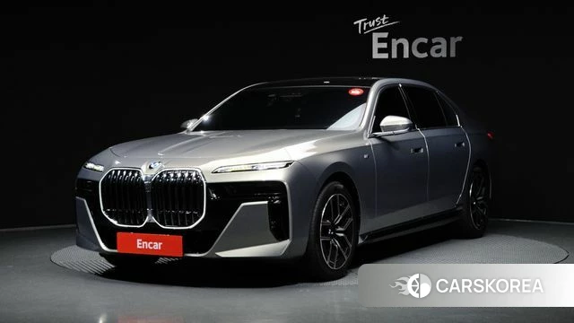 BMW 7 Series (G70) 2023 Серебристо-серый из Кореи