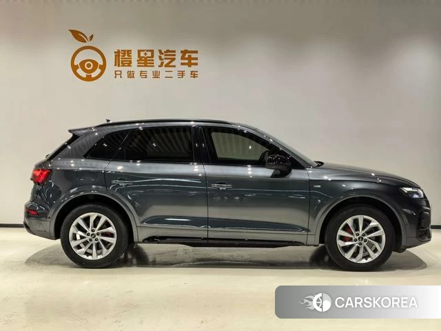 Audi Q5L 2022 Темно-серый из Китая