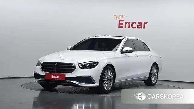 Mercedes-Benz E-Class W213 2021 Белый из Кореи