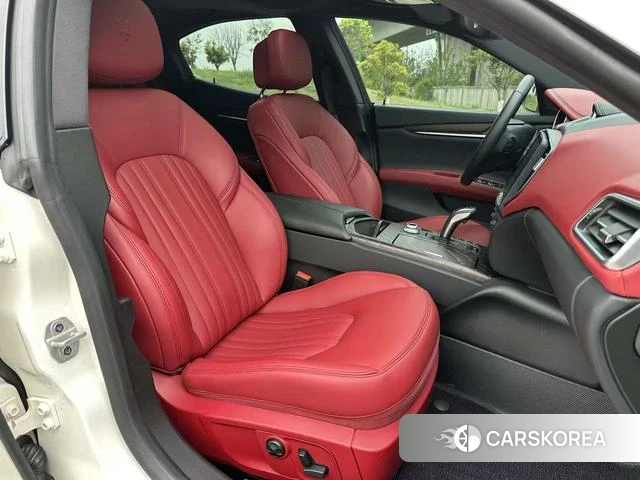 Maserati Ghibli 2020 Белый из Китая
