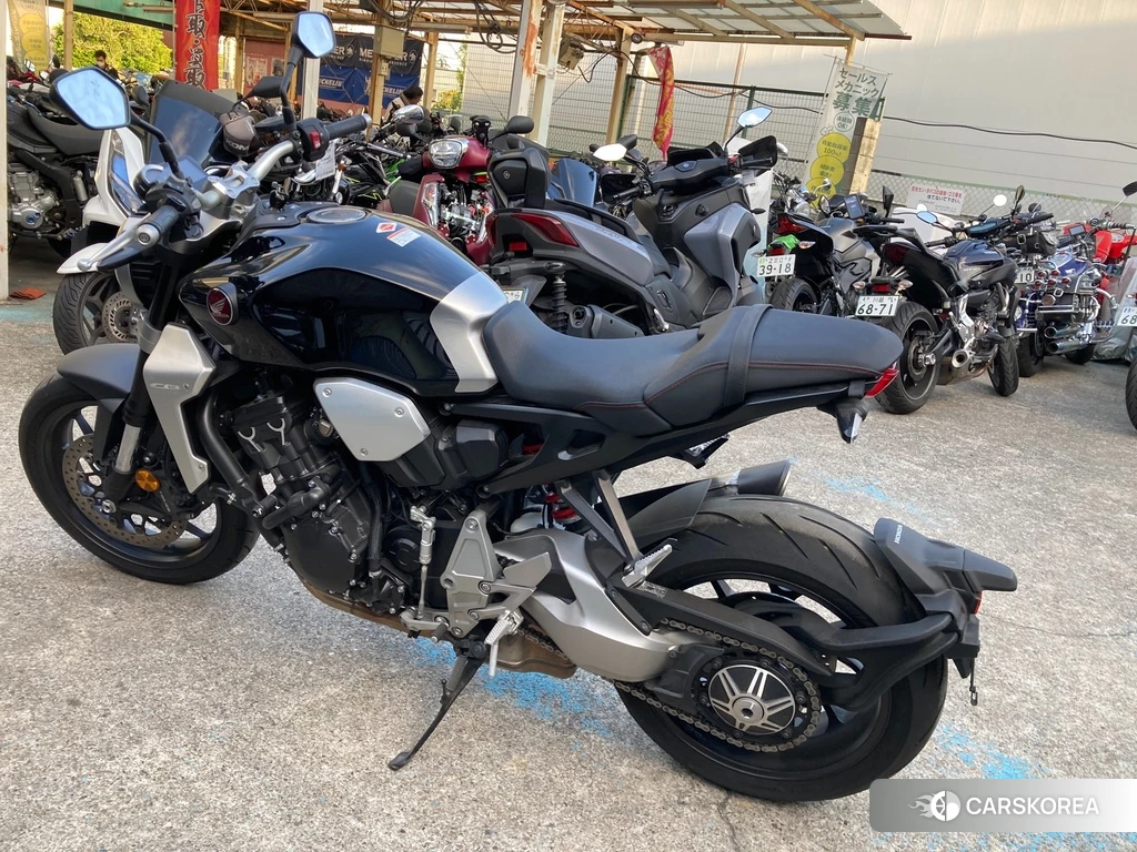 Проданный Honda CB1000R 2018 из Японии
