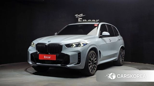 BMW X5 (G05) 2025 Светло-серебряный цвет из Кореи