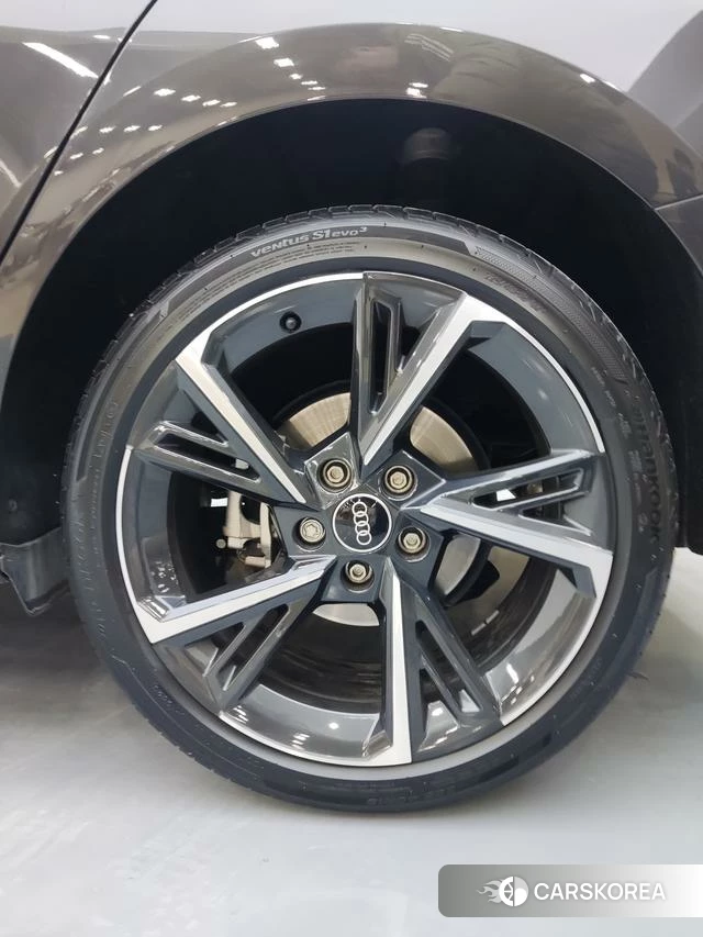 Audi A3 2023 Черный из Китая