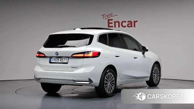 BMW 2 Series Active Tourer (U06) 2024 Белый из Кореи