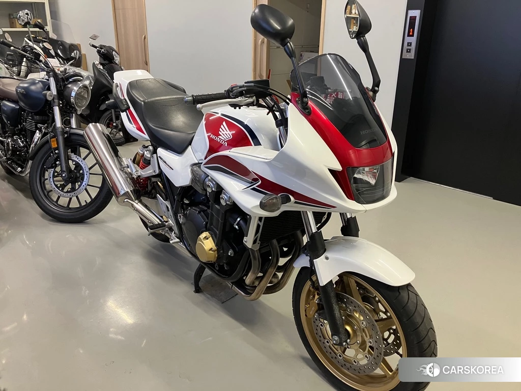 Проданный Honda CB1300SF BOLDOR 2012 из Японии