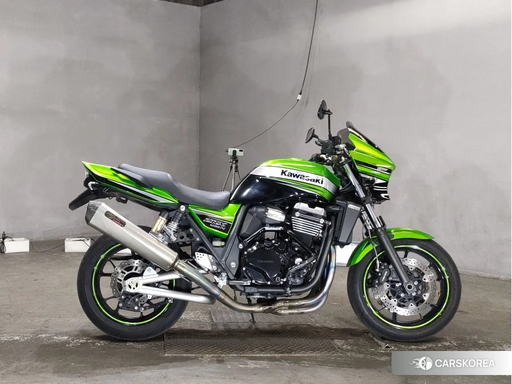 Проданный Kawasaki ZRX 1200 2010 из Японии