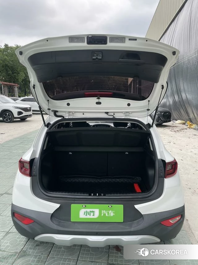 Kia Yi Ran 2022 Белый из Китая
