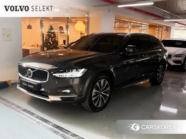Volvo V90 Cross-Country 2024 Серый из Кореи