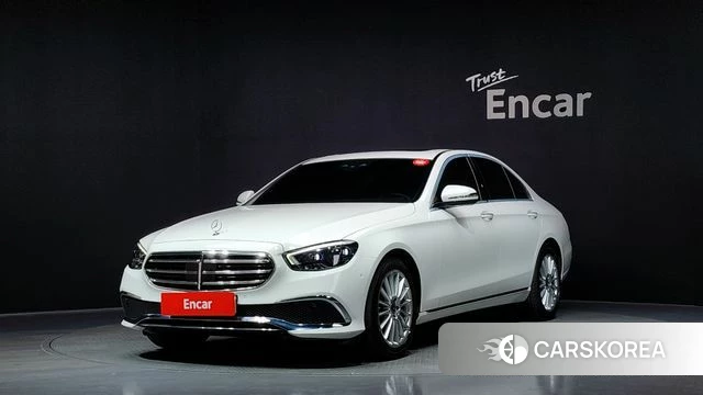 Mercedes-Benz E-Class W213 2021 Белый из Кореи