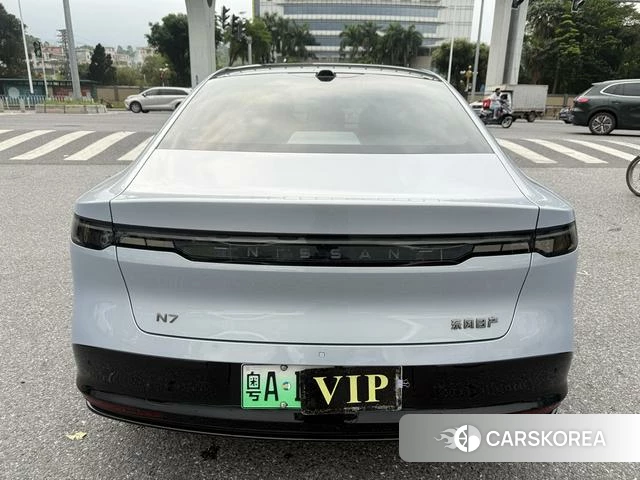 Nissan N7 2025 Серебристо-серый из Китая