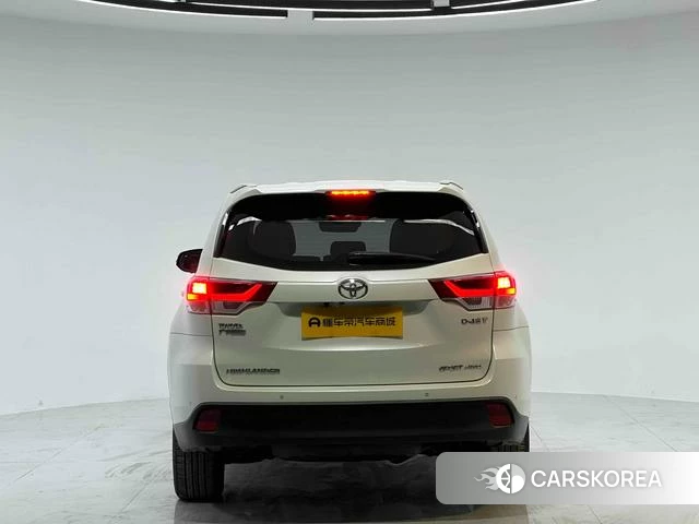 Toyota Highlander 2019 Белый из Китая