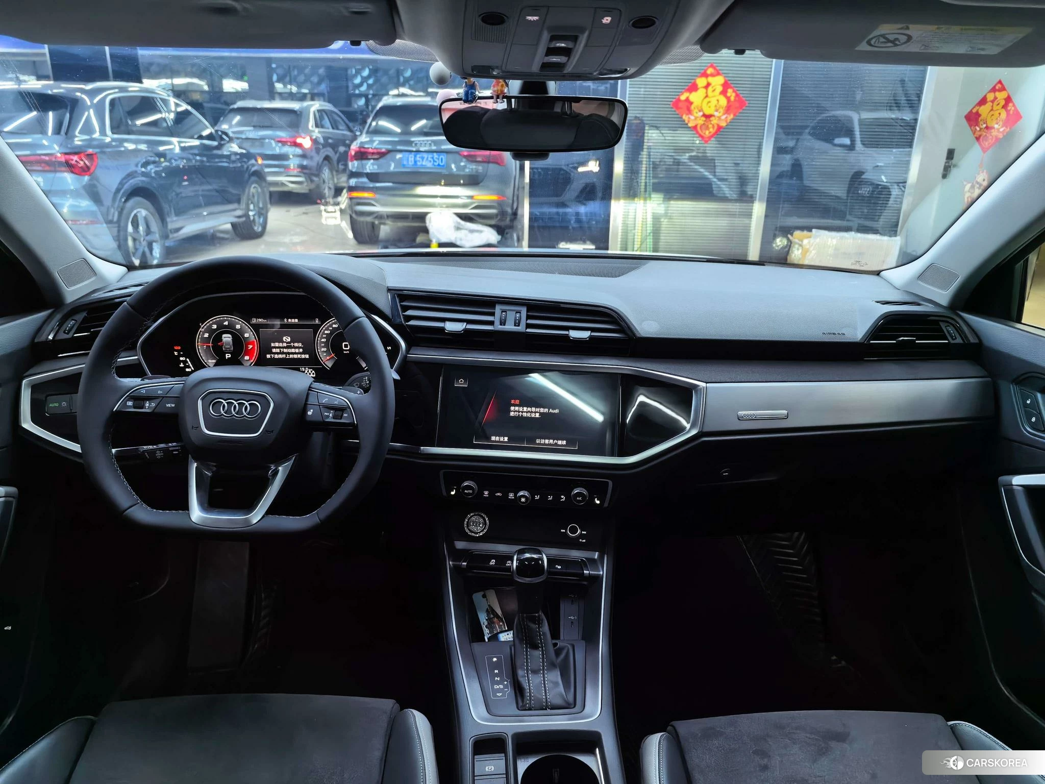 Audi Q3 2021 Белый из Китая