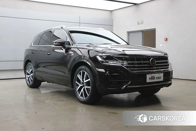 Volkswagen Touareg 2022 Черный из Китая