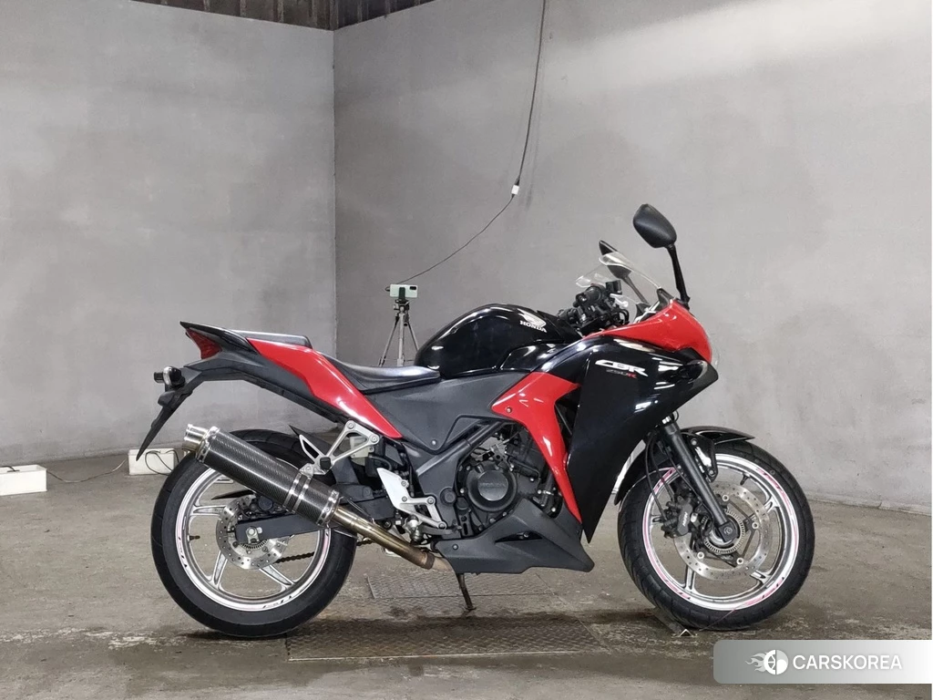 Проданный Honda CBR250R 2011 из Японии