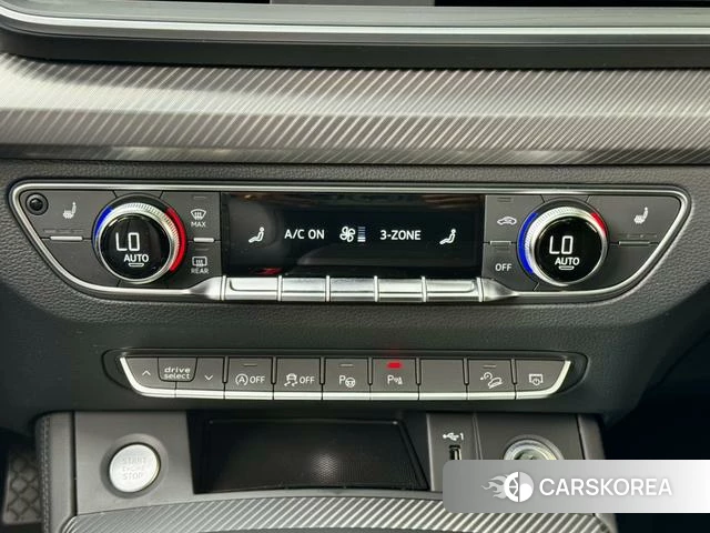 Audi Q5L 2021 Черный из Китая