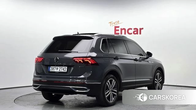 Volkswagen Tiguan second Generation 2021 Серый из Кореи