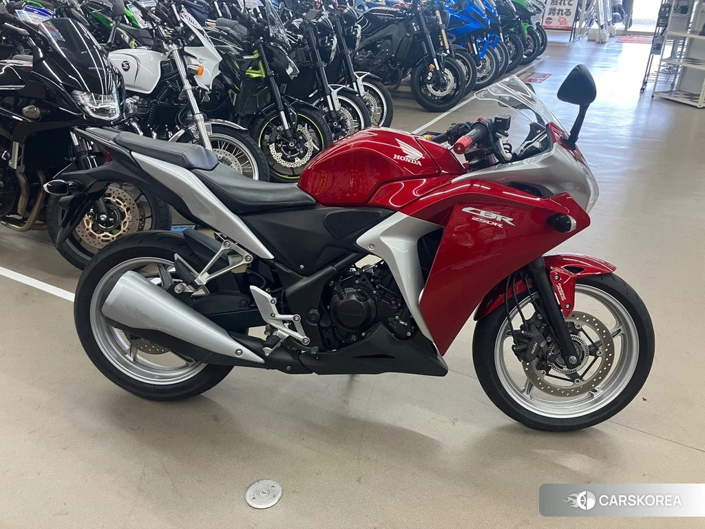 Проданный Honda CBR250R ABS id 4059193 из Японии