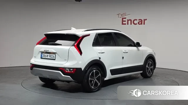 Kia Di Ol Nu Niro 2022 Белый из Кореи