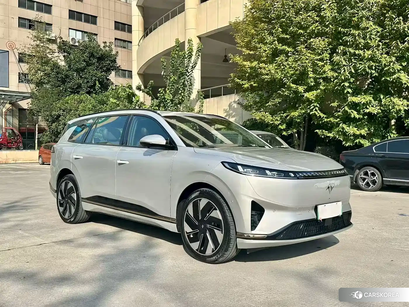Dongfeng Yipai eπ008 2024 Champagne/brown из Китая