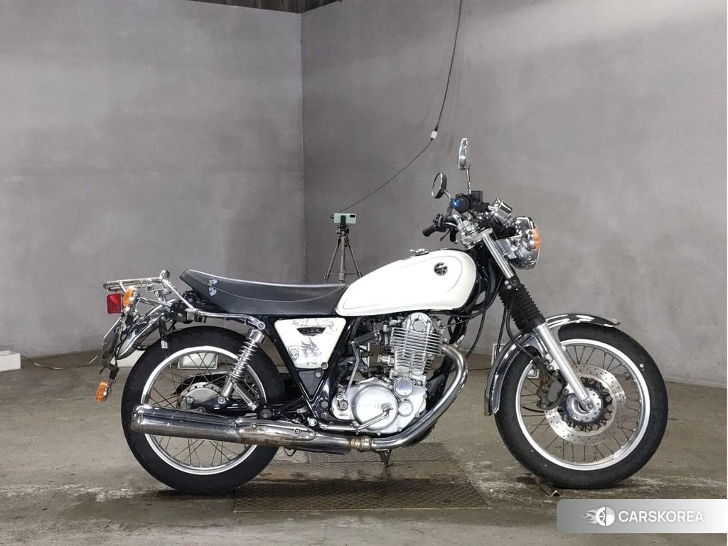 Проданный Yamaha SR 400 2014 из Японии, фото 2
