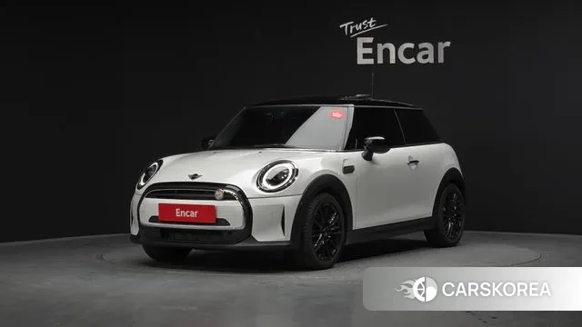 Mini Cooper 2023 Белый из Кореи