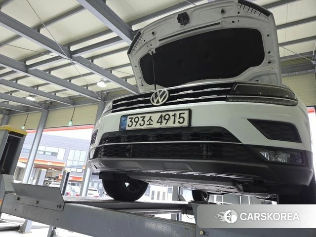 Volkswagen Tiguan Allspace 2020 Белый из Кореи