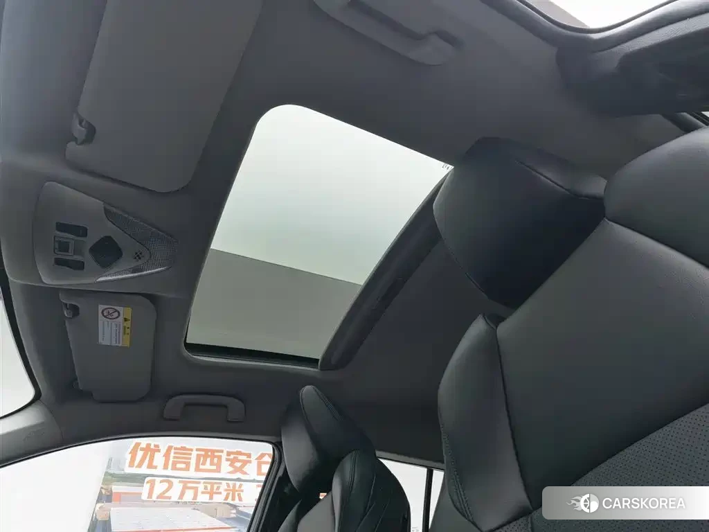 Toyota C-HR 2022 Silver/gray из Китая