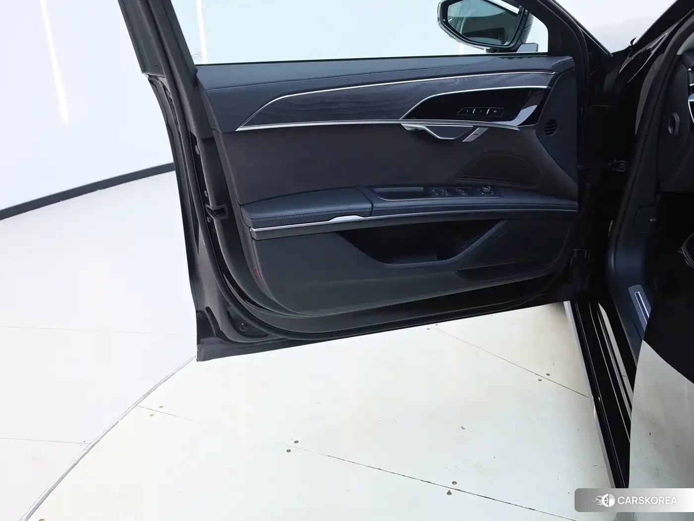 Audi A8 2023 Черный из Китая